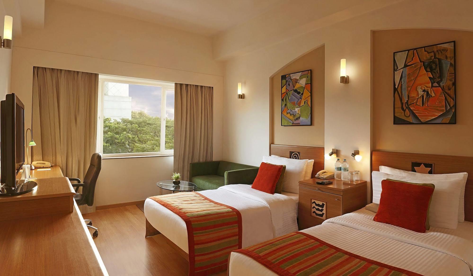 Lemon Tree Hotel, Indore Exterior foto